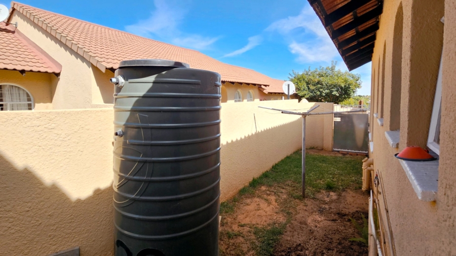 2 Bedroom Property for Sale in Heuwelsig Free State